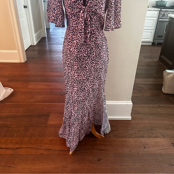 EUC LES RÊVERIES Pink Leopard Print Maxi Dress 100% Silk Tie Front - Picture 8 of 12